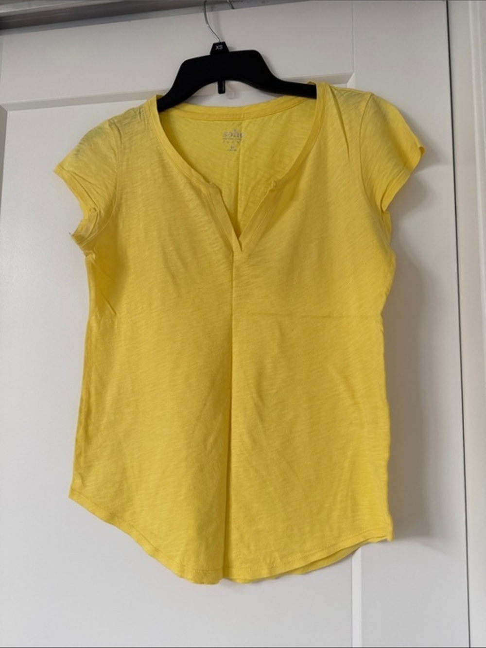 New York & Company Short Sleeve V-Neck Tees in Yellow and Light Yellow